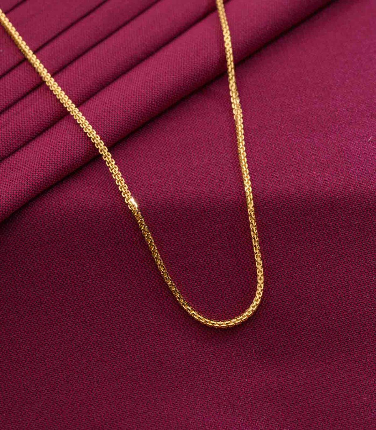 Sleek Gold Chain