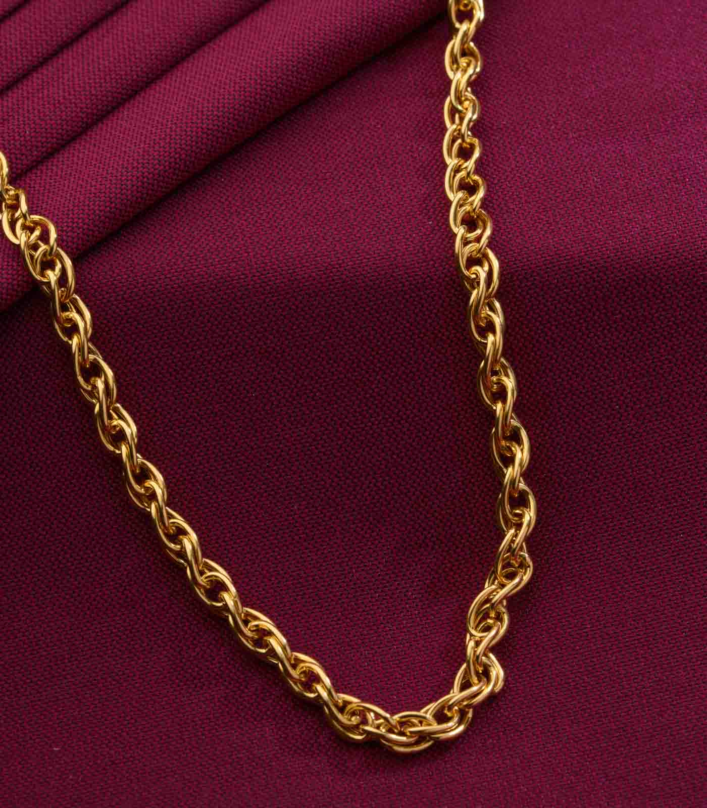 Bold twisted chain