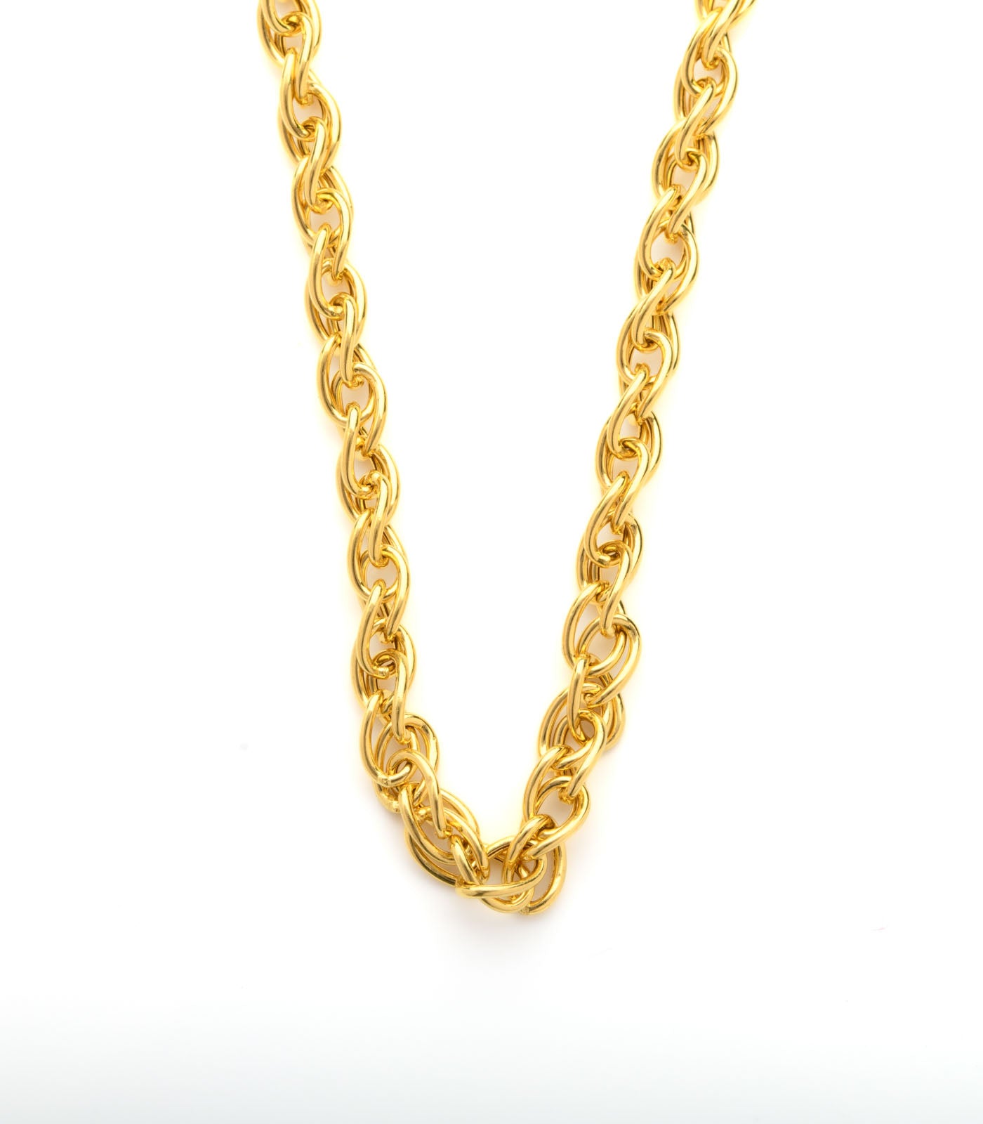 Bold twisted chain