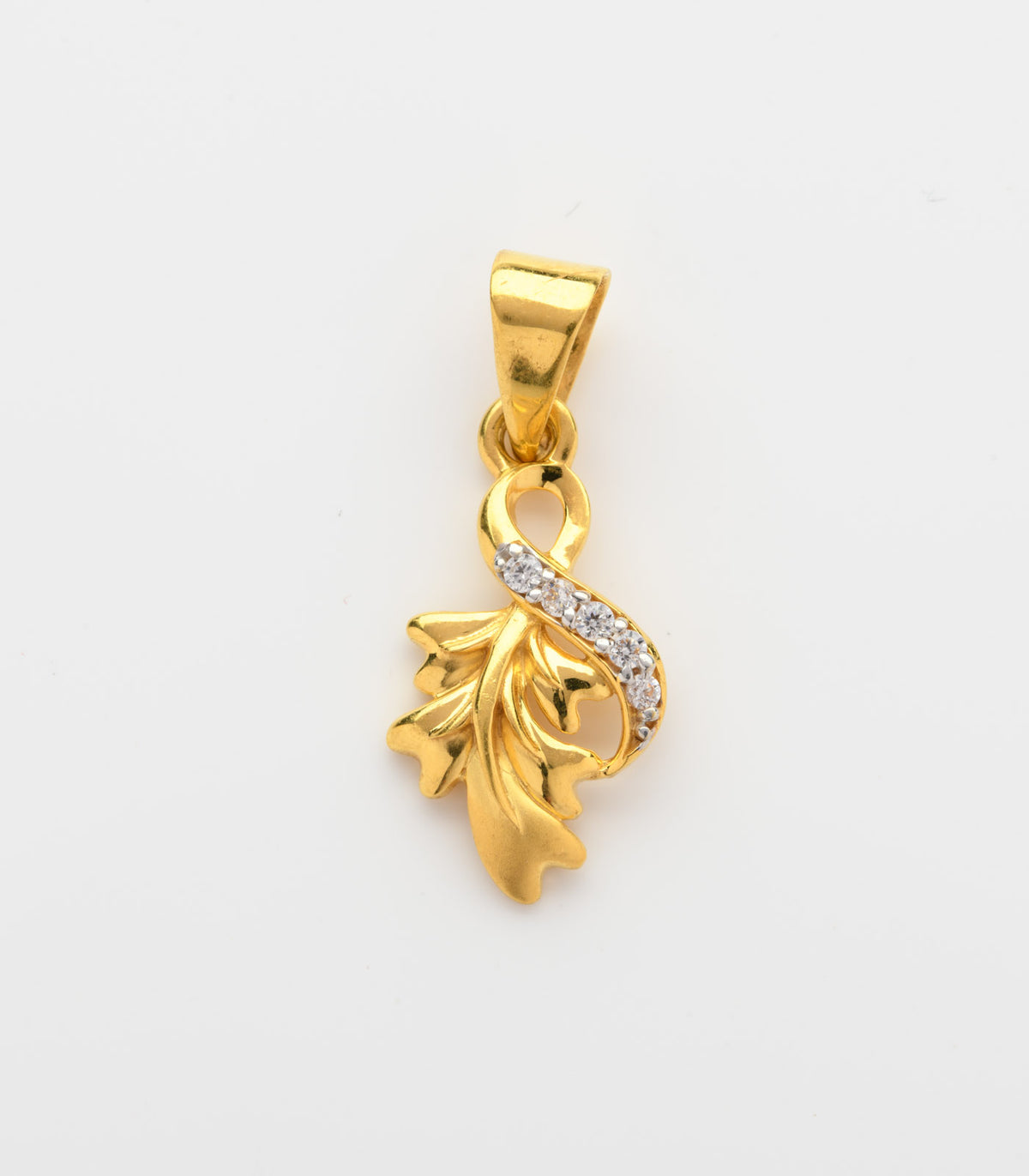 Twisted leaf chain pendant