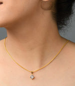 Single-studded quadra chain pendant