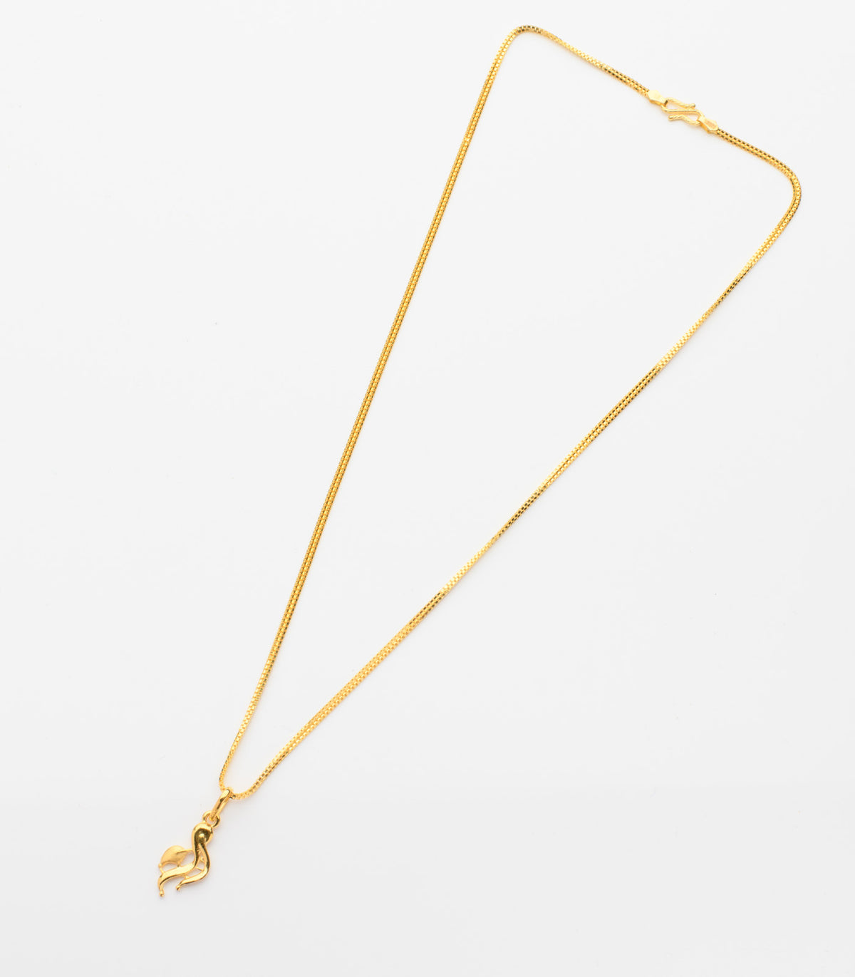 Entangle gold chain pendant