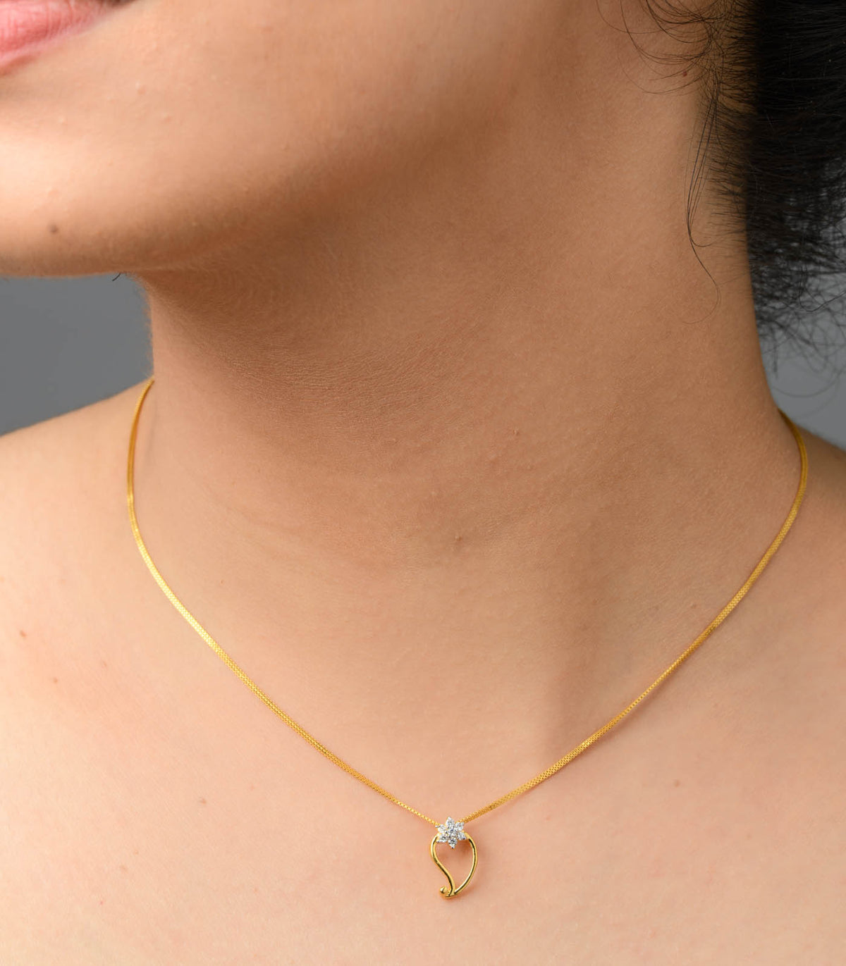 Peasley single stud chain pendant