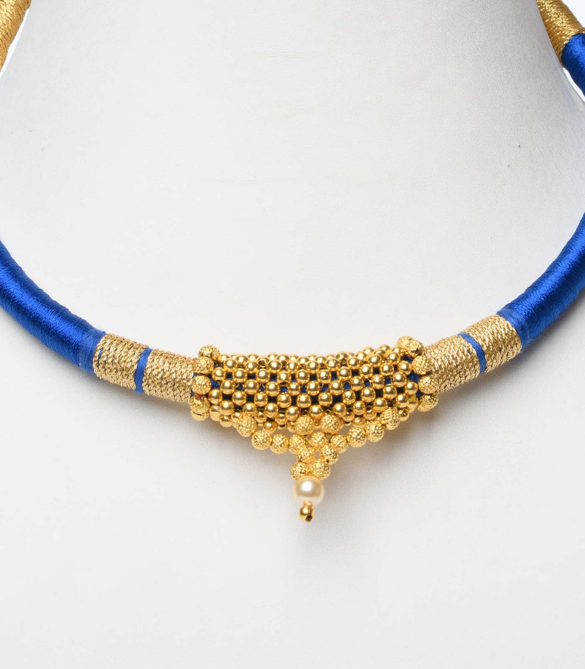 Dark Blue Thread With Pearl Goph Necklace