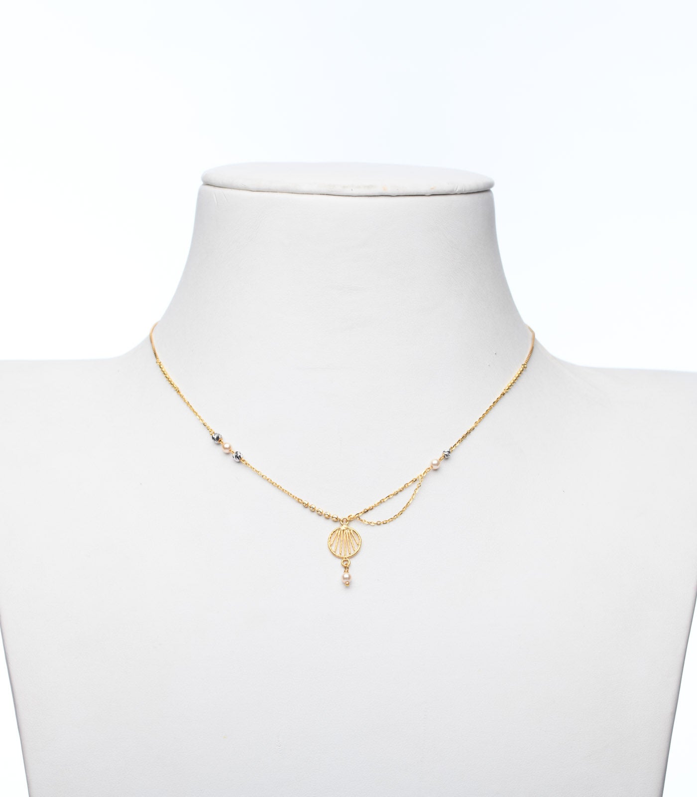 Elegant Intricate Gold Necklace