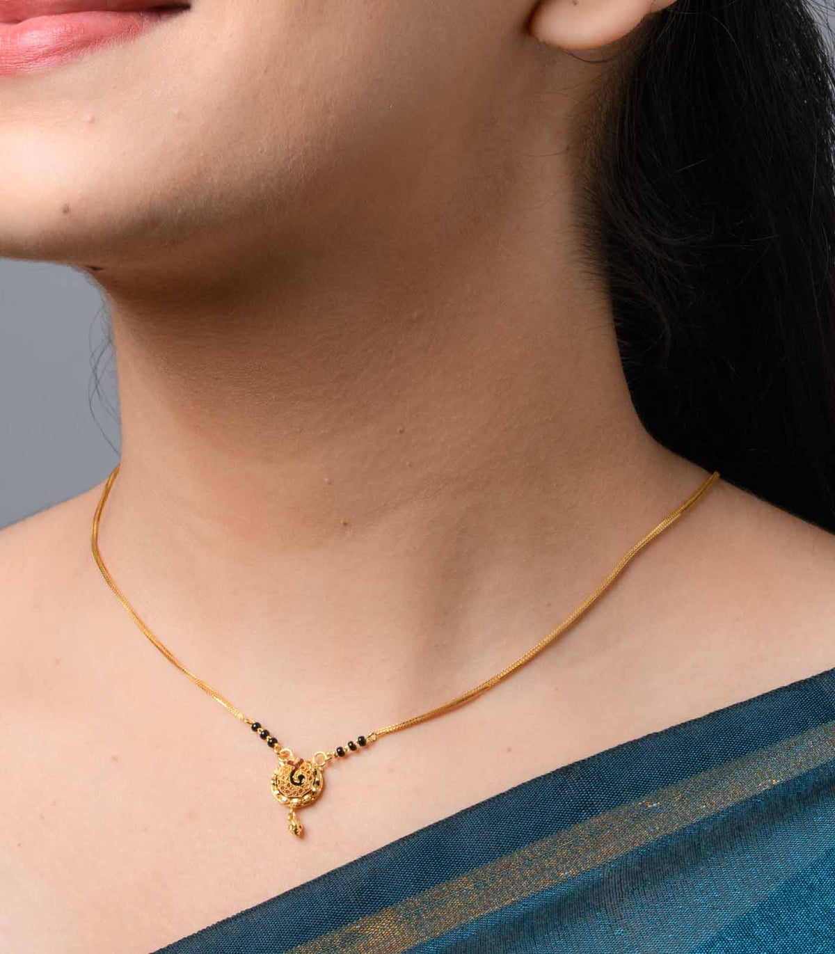 Round Pendant Gold Mangalsutra