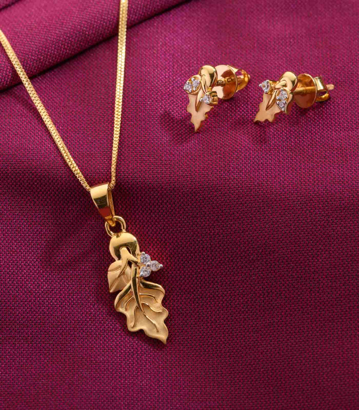 Carved fern pendant set