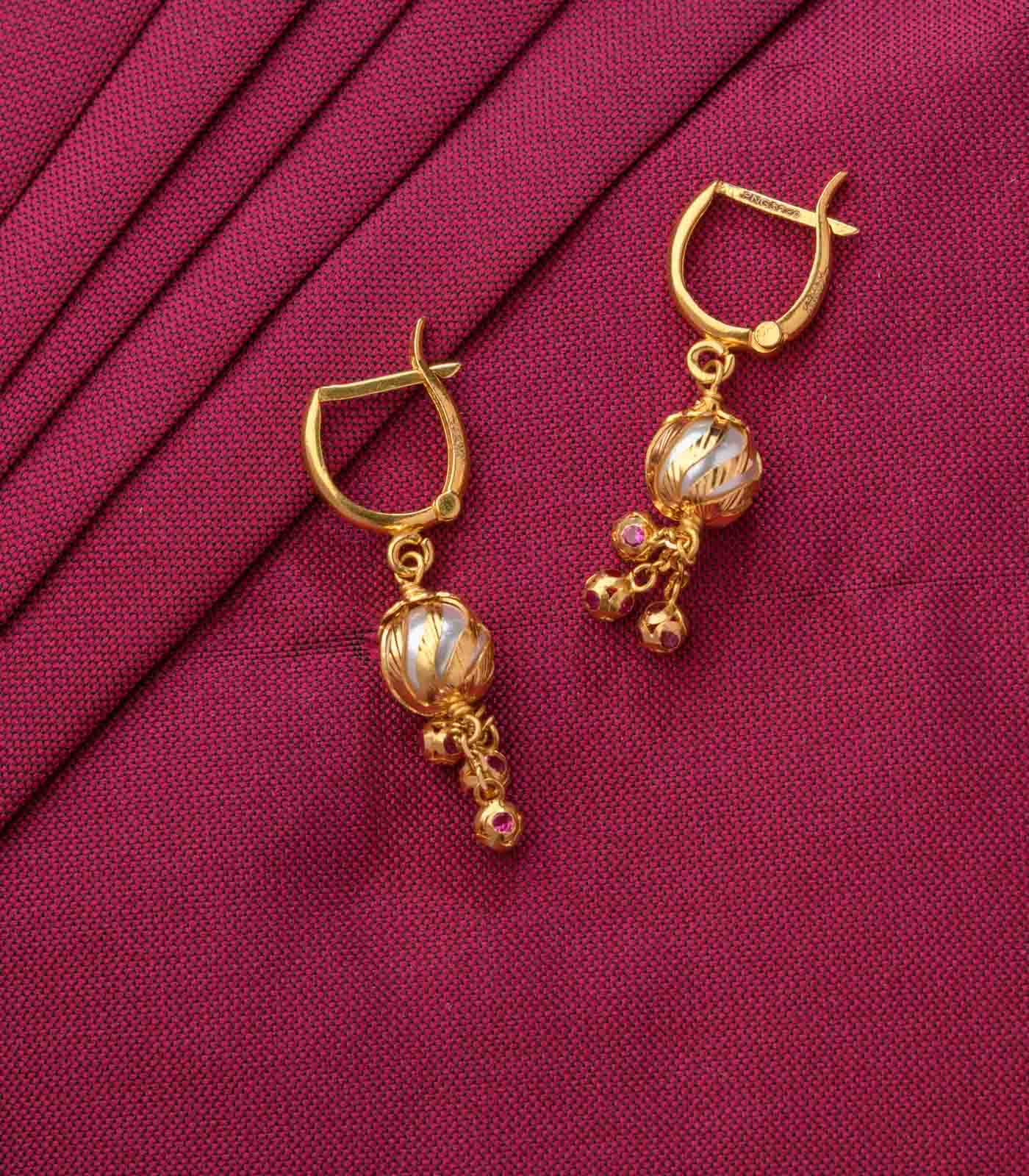 Clinging Single Pearl Earrings