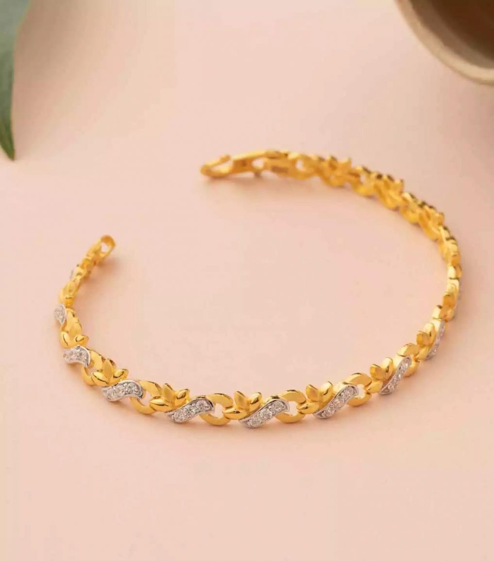 gold kappu designs for mens,gold kada for mens kalyan jewellers,gold  earrings for mens online,men… | Gold chains for men, Mens gold bracelets,  Mens jewelry bracelet